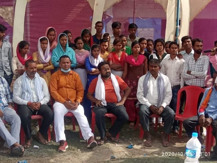 त्रिकाल युवा क्लबले गर्याे दशैंको उपलक्ष्यमा प्रसाद ग्रहण एंव शुभकामना आदान प्रदान
